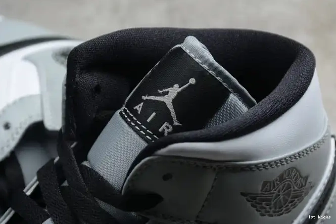 1st Kicks Light Jordan 1 AIR Grey Smoke 554724-092 Mid 0625